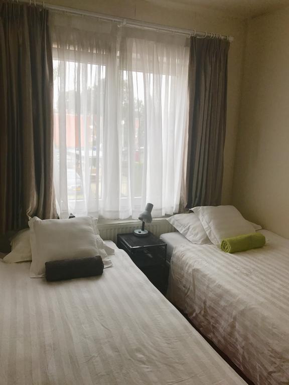 Amby Family House Hotel มาสทริชท์ ภายนอก รูปภาพ